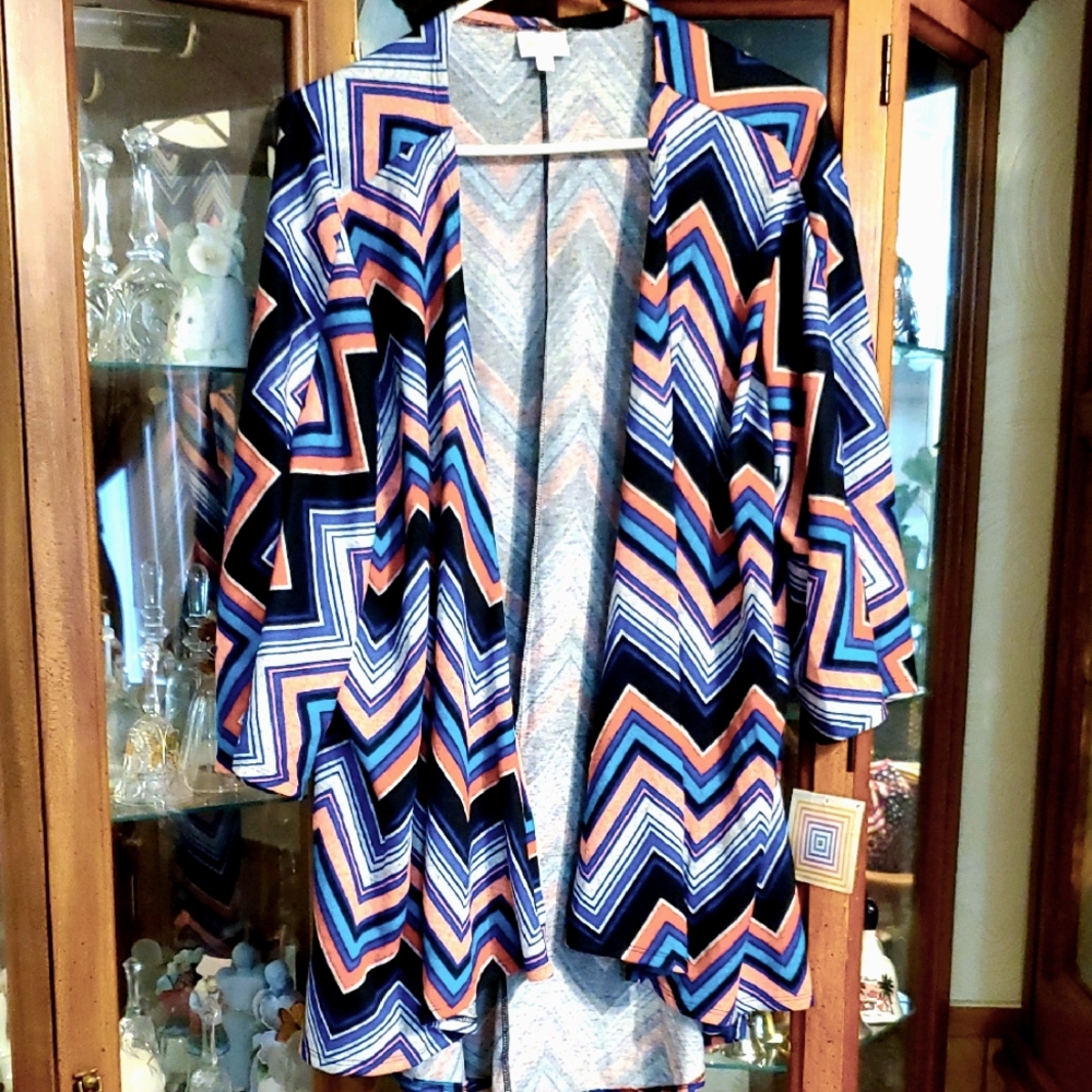 KIM #09 (CH) NWT LuLaRoe Lindsey Kimono